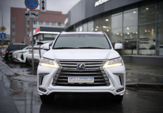 Подержанный автомобиль Lexus LX 2021 года (2 фото)