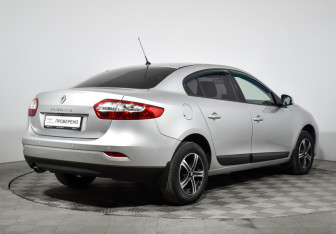 Подержанный автомобиль Renault Fluence 2014 года (5 фото)