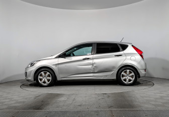 Подержанный автомобиль Hyundai Solaris Hatchback 2014 года (8 фото)