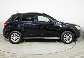 Подержанный автомобиль Mitsubishi ASX 2013 года (4 фото)