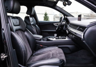 Подержанный автомобиль Audi Q7 2016 года (26 фото)