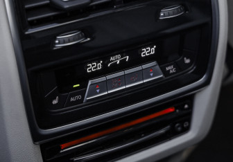 Подержанный автомобиль BMW X5 2021 года (33 фото)
