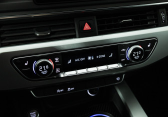 Подержанный автомобиль Audi A4 Sedan 2018 года (18 фото)