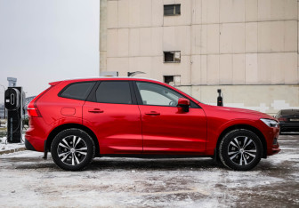 Подержанный автомобиль Volvo XC60 2020 года (6 фото)