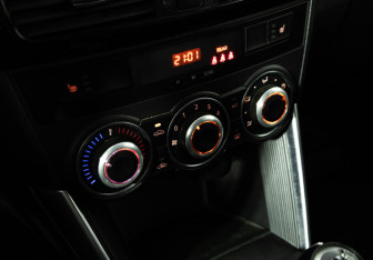 Подержанный автомобиль Mazda CX-5 2013 года (17 фото)