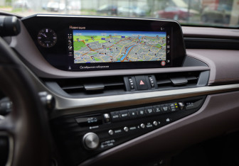 Подержанный автомобиль Lexus ES 2021 года (16 фото)