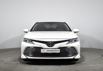 Подержанный автомобиль Toyota Camry Sedan 2018 года (2 фото)