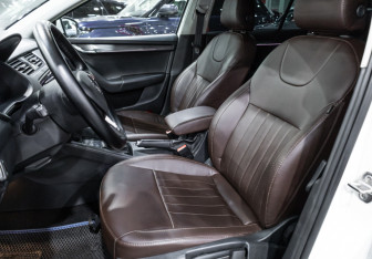 Подержанный автомобиль Skoda Octavia Liftback 2018 года (15 фото)