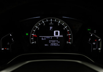 Подержанный автомобиль Honda CR-V 2019 года (17 фото)