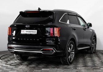 Подержанный автомобиль Kia Sorento 2021 года (6 фото)