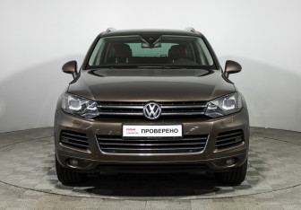 Подержанный автомобиль Volkswagen Touareg 2013 года (2 фото)