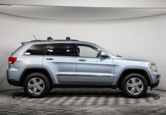 Подержанный автомобиль Jeep Grand Cherokee 2012 года (4 фото)