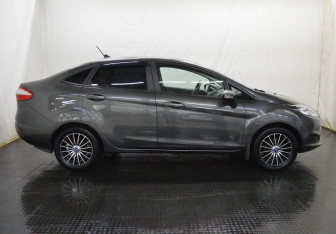 Подержанный автомобиль Ford Fiesta Hatchback 2016 года (4 фото)