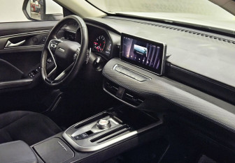 Подержанный автомобиль Haval Jolion 2022 года (13 фото)