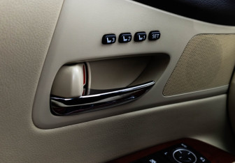 Подержанный автомобиль Lexus RX 2011 года (21 фото)