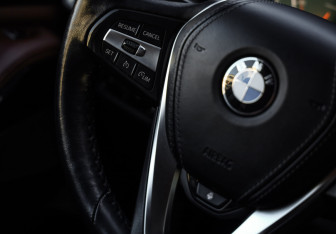 Подержанный автомобиль BMW X5 2021 года (12 фото)