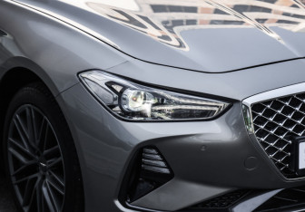 Подержанный автомобиль Genesis G70 2020 года (11 фото)