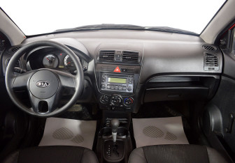 Подержанный автомобиль Kia Picanto 2010 года (5 фото)