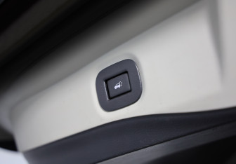 Подержанный автомобиль Nissan X-Trail 2016 года (32 фото)