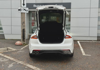 Подержанный автомобиль Kia Stinger 2018 года (7 фото)