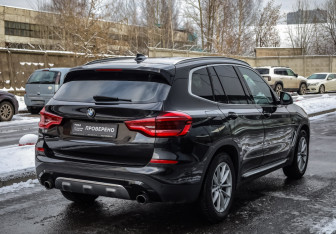 Подержанный автомобиль BMW X3 2020 года (5 фото)