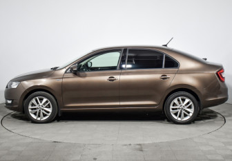 Подержанный автомобиль Skoda Rapid Liftback 2018 года (8 фото)