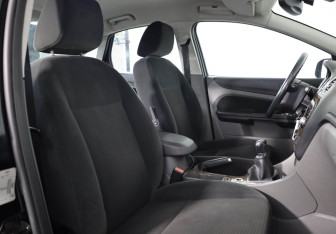Подержанный автомобиль Ford Focus Sedan 2009 года (18 фото)