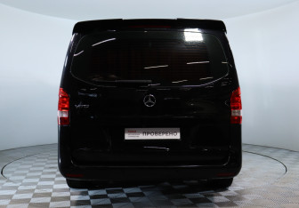 Подержанный автомобиль Mercedes-Benz Vito 2021 года (6 фото)