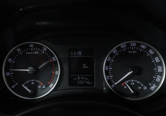 Подержанный автомобиль Skoda Octavia Liftback 2008 года (10 фото)