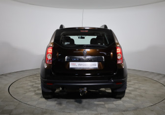 Подержанный автомобиль Renault Duster 2014 года (6 фото)
