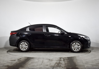 Подержанный автомобиль Kia Rio Sedan 2018 года (4 фото)