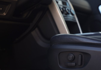 Подержанный автомобиль Land Rover Discovery Sport 2017 года (14 фото)