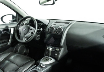 Подержанный автомобиль Nissan Qashqai 2007 года (9 фото)