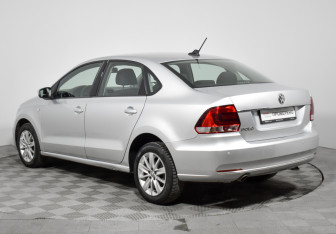 Подержанный автомобиль Volkswagen Polo Sedan 2018 года (7 фото)