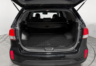 Подержанный автомобиль Kia Sorento 2014 года (19 фото)
