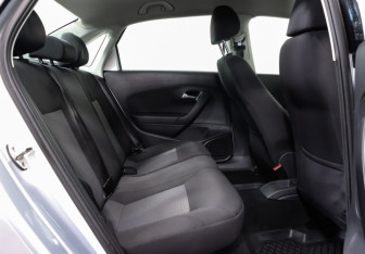 Подержанный автомобиль Volkswagen Polo Sedan 2014 года (19 фото)