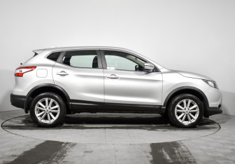 Подержанный автомобиль Nissan Qashqai 2017 года (4 фото)