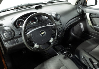 Подержанный автомобиль Chevrolet Aveo Sedan 2007 года (11 фото)