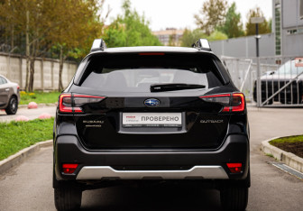 Подержанный автомобиль Subaru Outback Wagon 2022 года (7 фото)