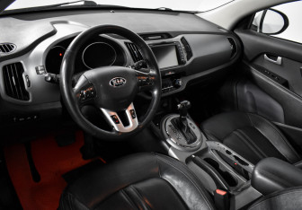 Подержанный автомобиль Kia Sportage 2016 года (9 фото)