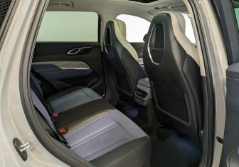 Новый Hongqi HS3 2025 (12 фото)