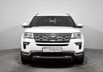 Подержанный автомобиль Ford Explorer 2018 года (2 фото)