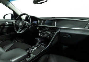 Подержанный автомобиль Kia Optima Sedan 2019 года (9 фото)