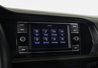Подержанный автомобиль Volkswagen Jetta Sedan 2020 года (14 фото)