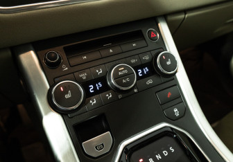 Подержанный автомобиль Land Rover Range Rover Evoque 2013 года (14 фото)