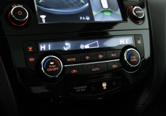 Подержанный автомобиль Nissan Qashqai 2016 года (18 фото)