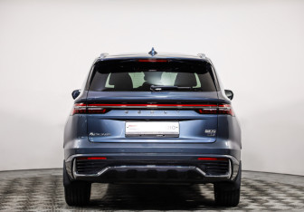 Подержанный автомобиль Geely Monjaro 2023 года (6 фото)