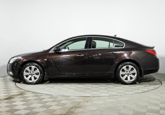 Подержанный автомобиль Opel Insignia Sedan 2013 года (8 фото)
