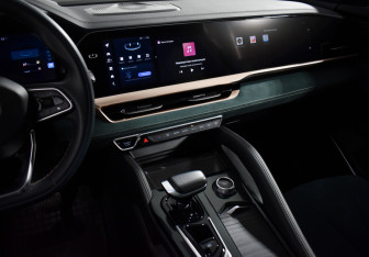 Подержанный автомобиль Geely Monjaro 2023 года (16 фото)