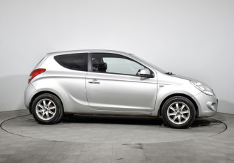 Подержанный автомобиль Hyundai i20 2009 года (4 фото)